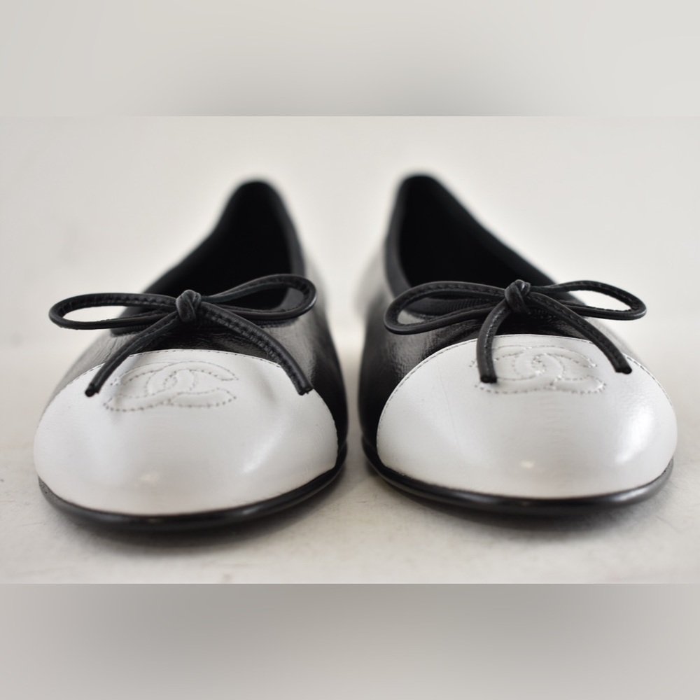 Chanel 26S Black White Crumpled Shiny Lambskin CC Bow Ballet Ballerina Flat 39 - Picture 7 of 16